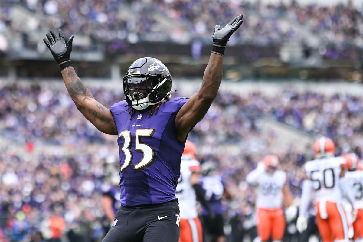 Baltimore Ravens running back Gus Edwards (35) reacts after scoring a second quarter touchdown against the Cleveland Browns at M&amp;T Bank Stadium