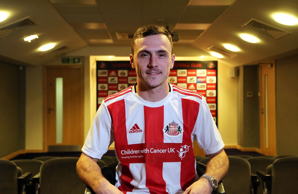 Sunderland Unveil New Signing Josh Scowen