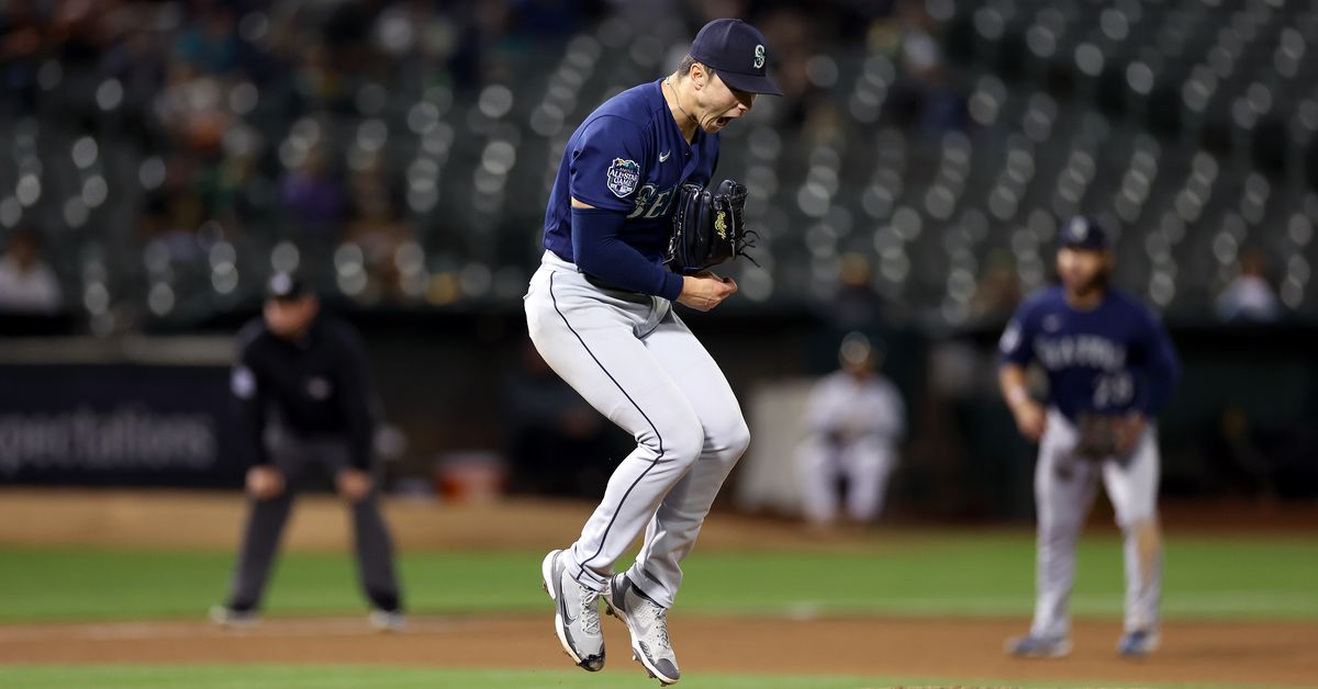 Seattle Mariners shut out Oakland Athletics 5-0 in dominant win