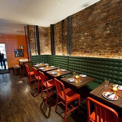<a href="http://ny.eater.com/archives/2011/09/zak_pelaccios_fatty_cue_west_village_opening_tonight.php" rel="nofollow">NYC: Zak Pelaccio's Fatty 'Cue West Village, Opening Tonight</a> [-ENY-]<br />
