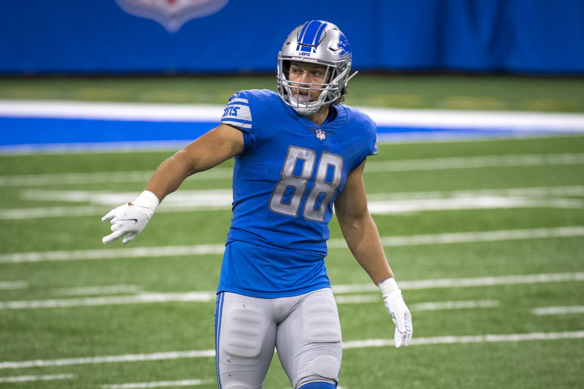 T.J. Hockenson #88 of the Detroit Lions lines up during the second quarter against the New Orleans Saints at Ford Field on October 4, 2020 in Detroit, Michigan.