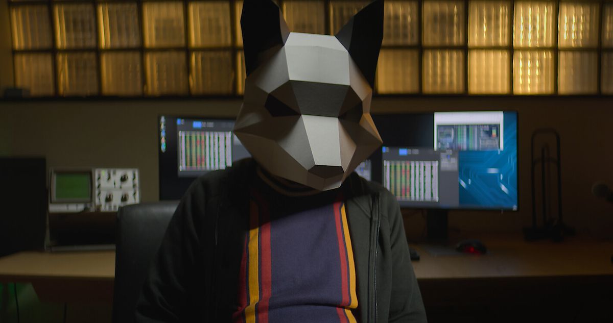 A person “wearing” a digitally-animated wolf mask in Trust No One: The Hunt for the Crypto King.