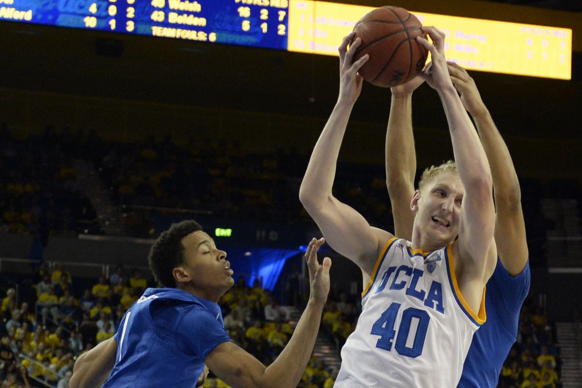 Thomas Welsh put up a double-double as UCLA cruises past #1 Kentucky 87-77.