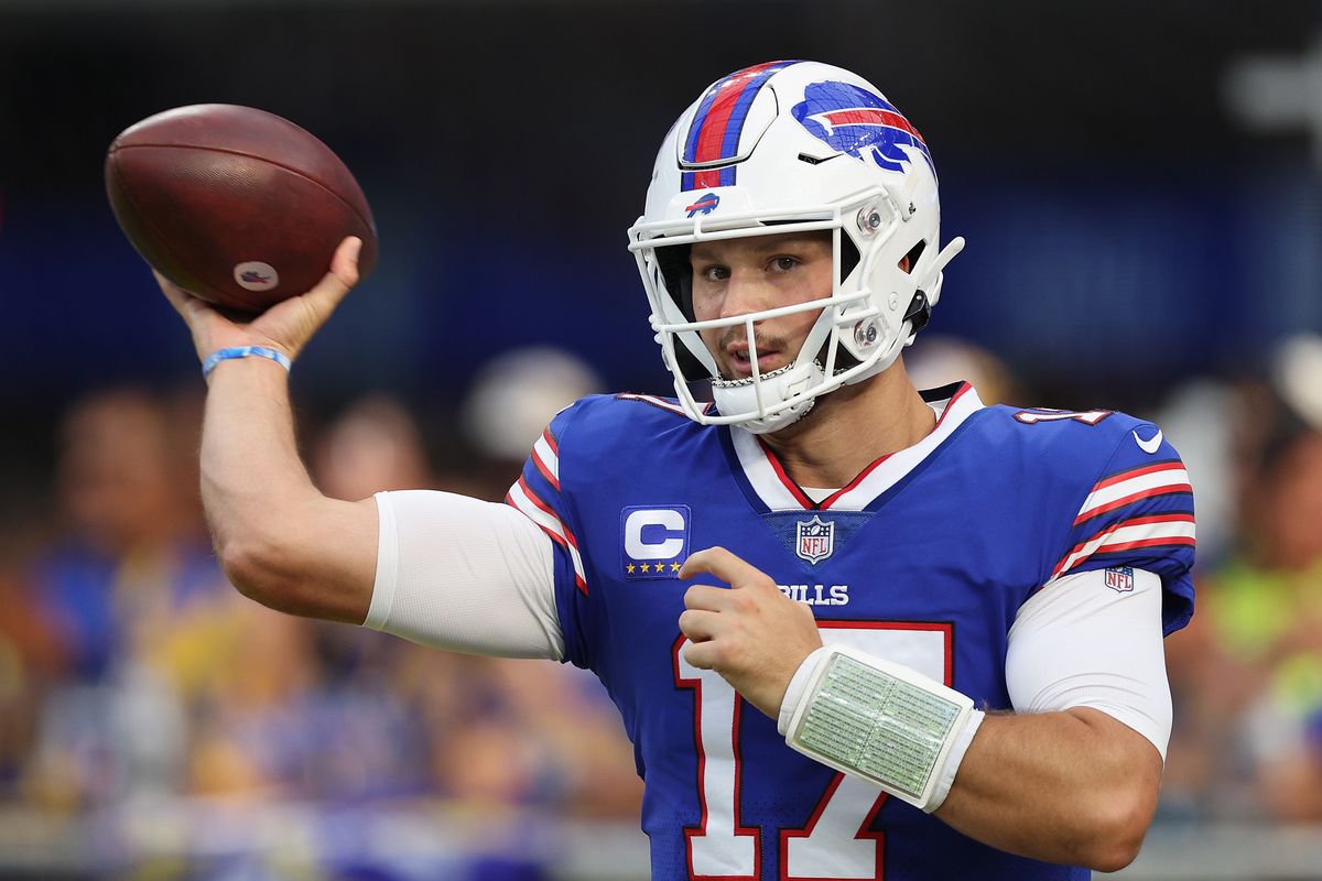 INGLEWOOD, CALIFORNIA - SEPTEMBER 08: Quarterback Josh Allen #17 of the Buffalo Bills warms up before the NFL game against the Los Angeles Rams at SoFi Stadium on September 08, 2022 in Inglewood, California.