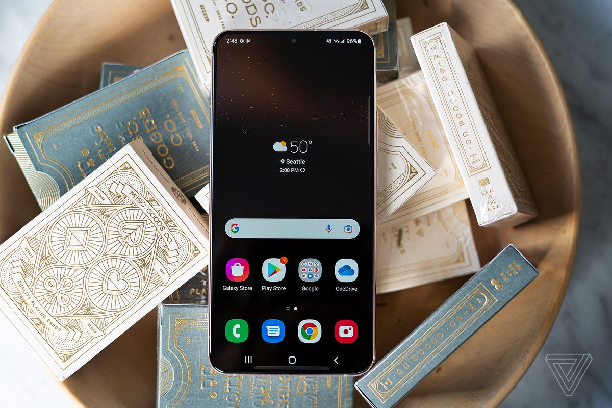 Amazon Prime Day 2022: finest telephone offers on Samsung, OnePlus, and Moto