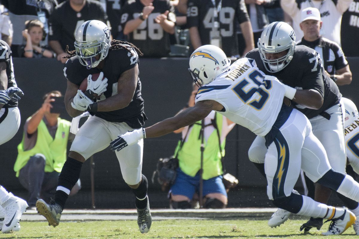 NFL: Los Angeles Chargers at Oakland Raiders