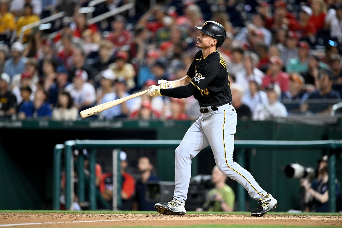 Bryan Reynolds #10 of the Pittsburgh Pirates bats against the Washington Nationals at Nationals Park
