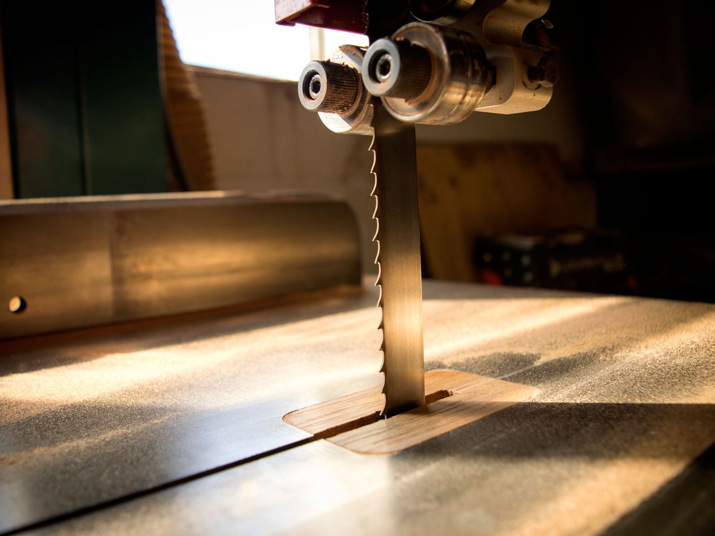 Can a Wood Bandsaw Be Used for Metal 