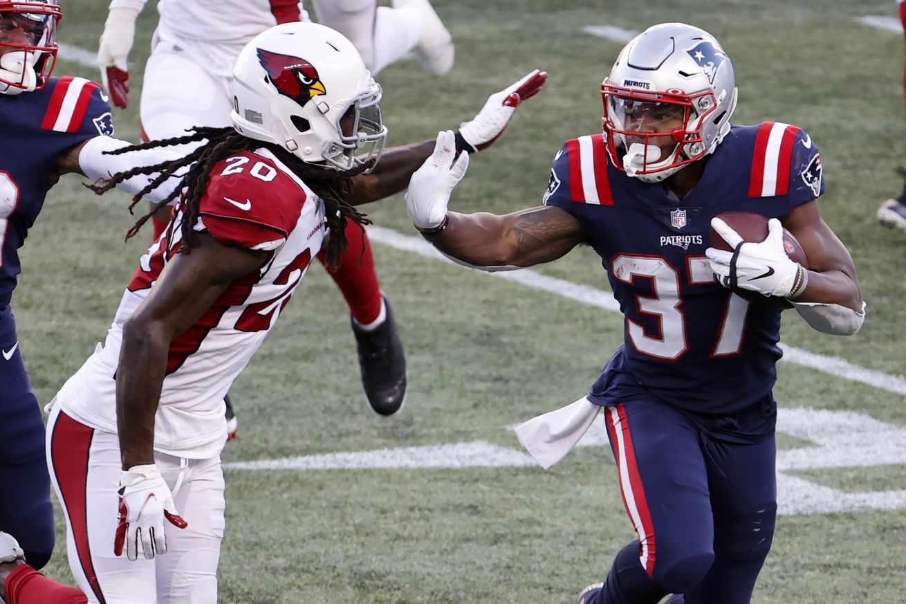 Patriots open Week 14 as 1.5-point favorites over the Cardinals
