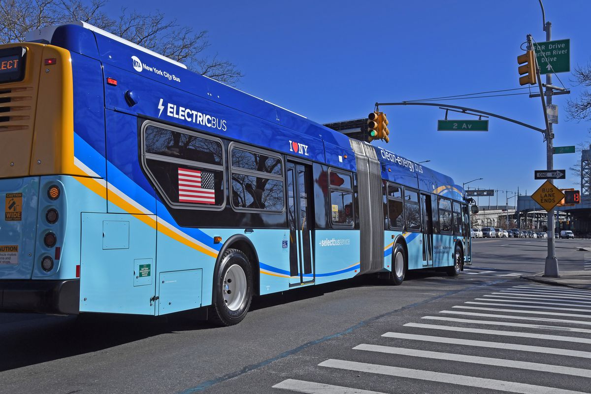 An MTA electric bus in Harlem, Jan. 29, 2020.