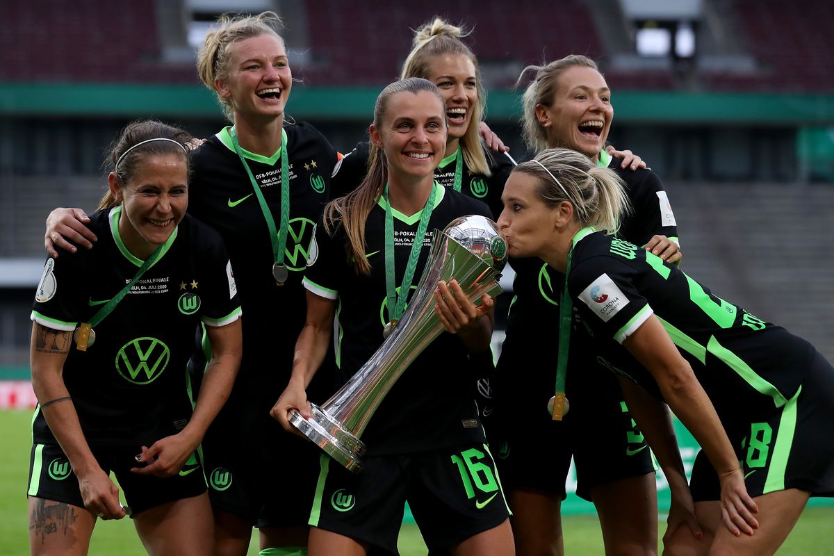 VfL Wolfsburg Women’s v SGS Essen Women’s - Women’s DFB Cup Final