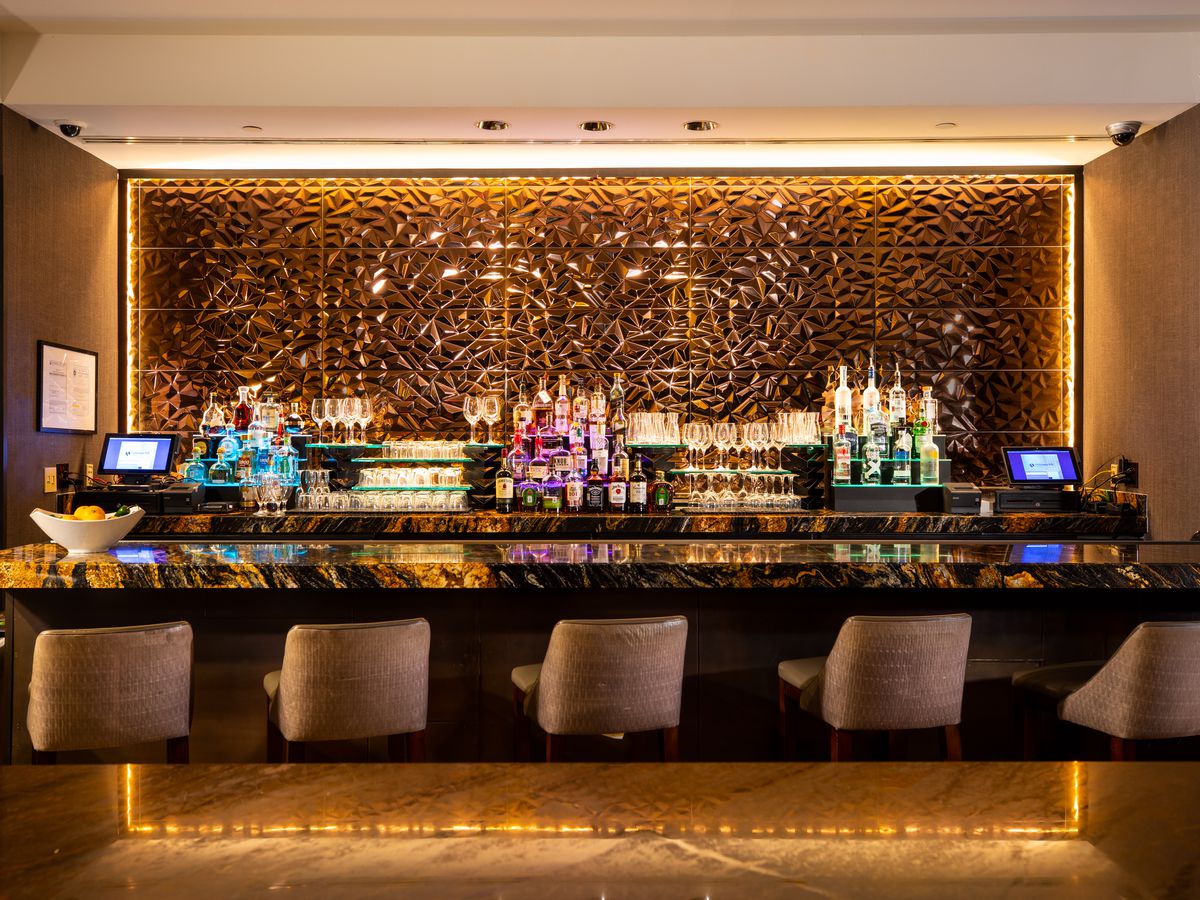 R24 Lounge’s brightly lit bar.