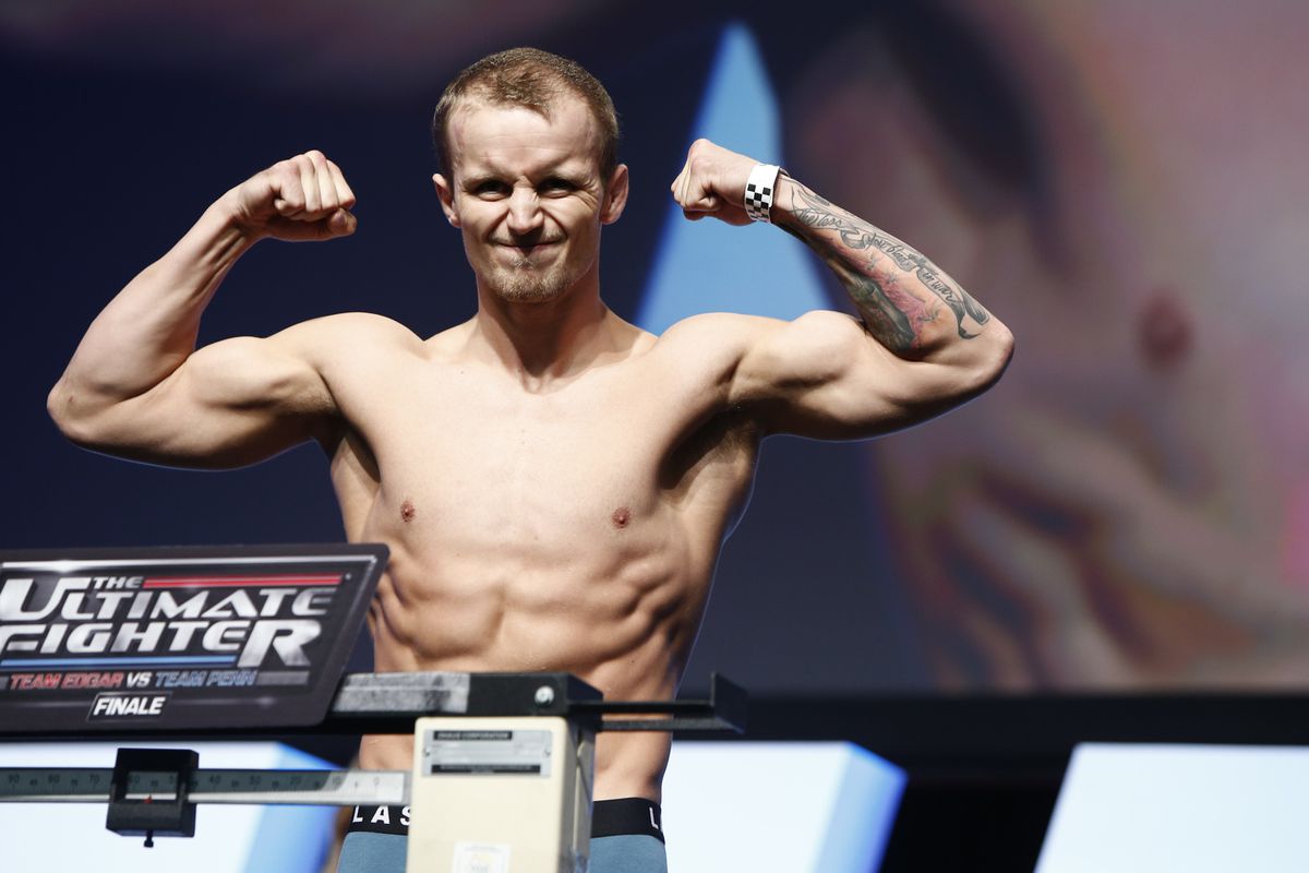 The Ultimate Fighter 19 Finale weigh-in photos