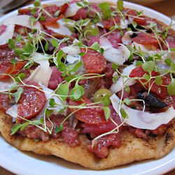 Tartare Pizza from ABV Wine Bar by <a href="http://www.flickr.com/photos/scottlynchnyc/7653803116/in/pool-29939462@N00/">scoboco</a>