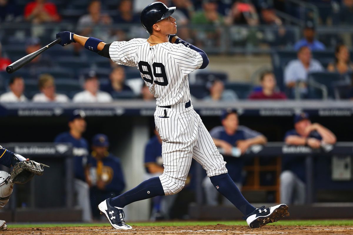 Aaron Judge breaks Joe DiMaggio's Yankees rookie home run record against the Brewers on Friday night, his 30th of the year.