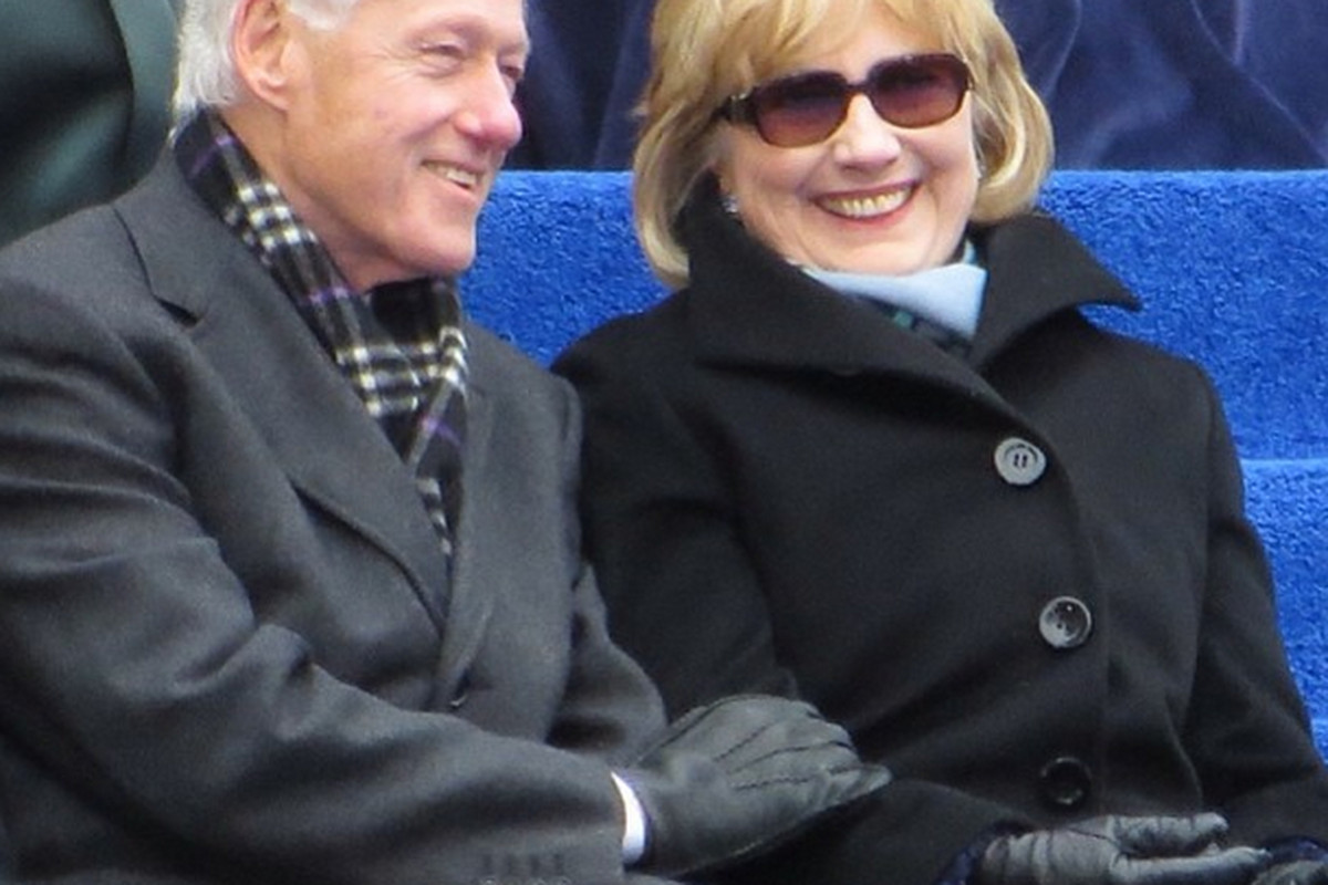 Clintons at the de Blasio inauguration via <a href="http://instagram.com/p/ip19Pdyc8s/">Instagram/@jeffreynyc</a>