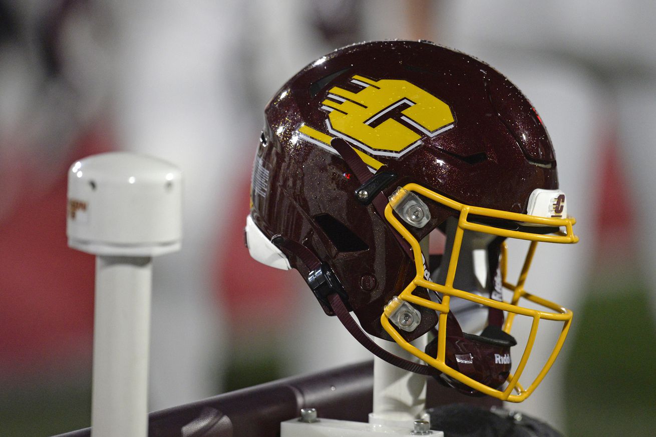 COLLEGE FOOTBALL: NOV 17 Central Michigan at Ball State