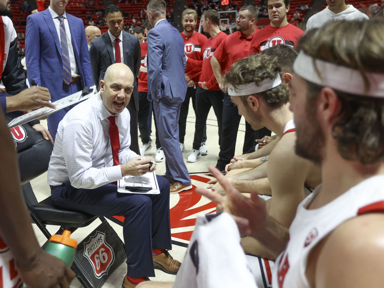 Utah Utes head coach Craig Smith talks to his team during a media timeout in a men’s basketball game against the Fresno State Bulldogs at the Huntsman Center in Salt Lake City on Tuesday, Dec. 21, 2021. Utah won 55-50.