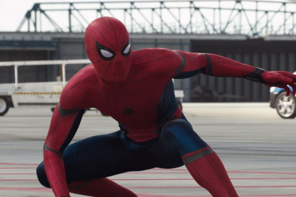 Spider-Man: Homecoming - Spider-Man squatting