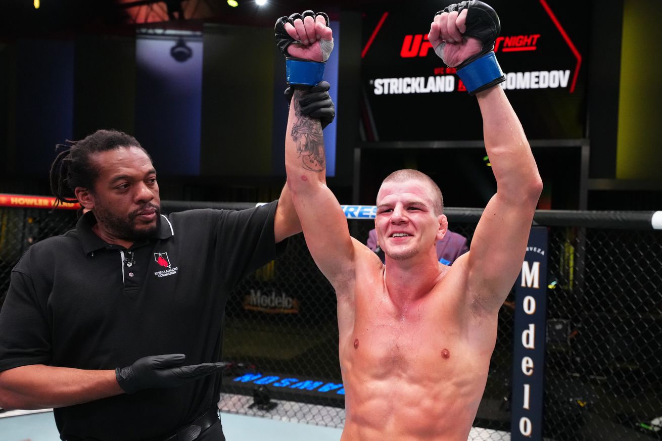 No Bets Barred: Grant Dawson and the Magic 8-Ball at UFC Vegas 80, plus Bellator 300 is finally here
