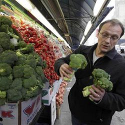 <b>Bill Telepan</b> sometimes can't decide what kind of broccoli he wants to buy. (<a href="http://www.msnbc.msn.com/id/36692510/wid/2" rel="nofollow">photo</a>) 