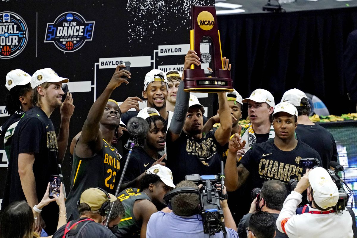 The Baylor Bears celebrate after beating the Gonzaga Bulldogs in the national championship game during the Final Four of the 2021 NCAA Tournament at Lucas Oil Stadium.