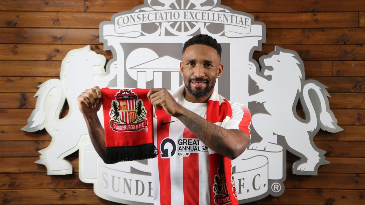 Sunderland Unveil New Signing Jermain Defoe