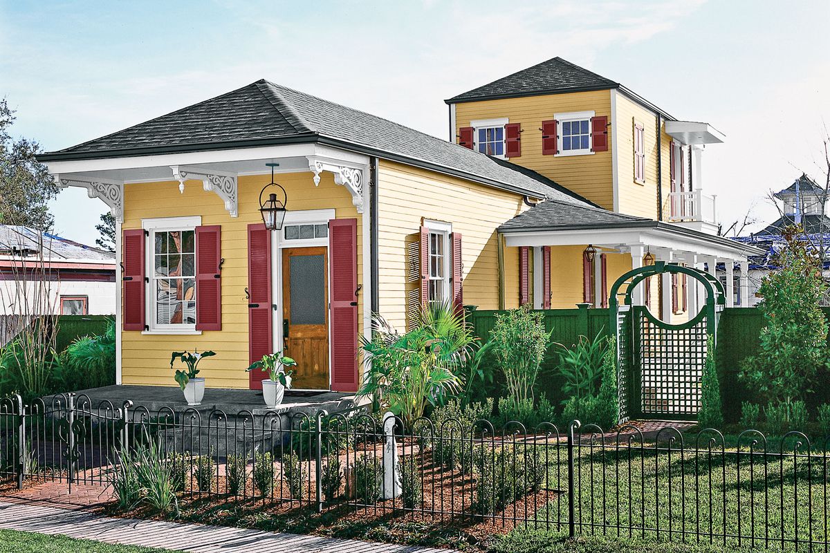 New Orleans rebuilds house exterior shot