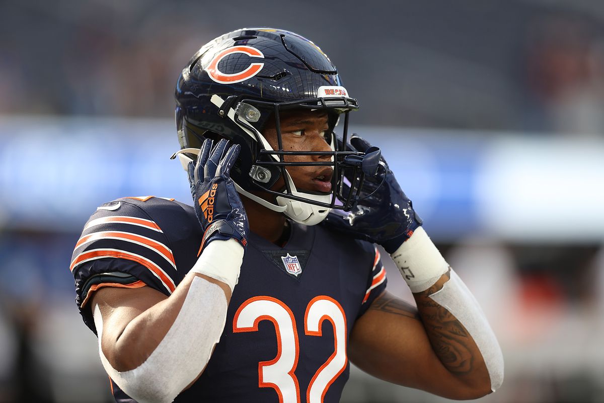 David Montgomery #32 of the Chicago Bears participates in warmups prior to a game against the Los Angeles Rams at SoFi Stadium on September 12, 2021 in Inglewood, California.