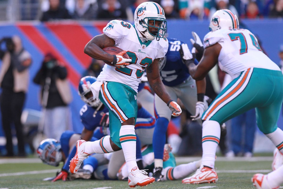 Yesterday, the Miami Dolphins re-signed running back Steve Slaton. (Photo by Nick Laham/Getty Images)