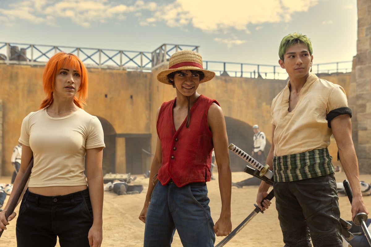 Emily Rudd as Nami, Iñaki Godoy as Monkey D. Luffy, Mackenyu Arata as Roronoa Zoro in the live action One Piece