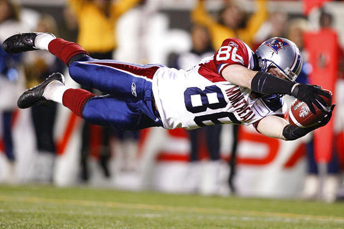 Montreal Alouettes slotback Ben Cahoon makes a touchdown catch against the Saskatchewan Roughriders during the fourth quarter of the Canadian Football League's Grey Cup in Calgary, Alberta, Sunday, Nov. 29, 2009. Montreal won 28-27. 