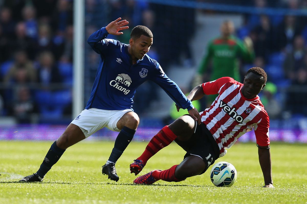 Aaron Lennon fights for a loose ball in the midfield. His hard work is one of the positives to come from Everton's win over Southampton this weekend.