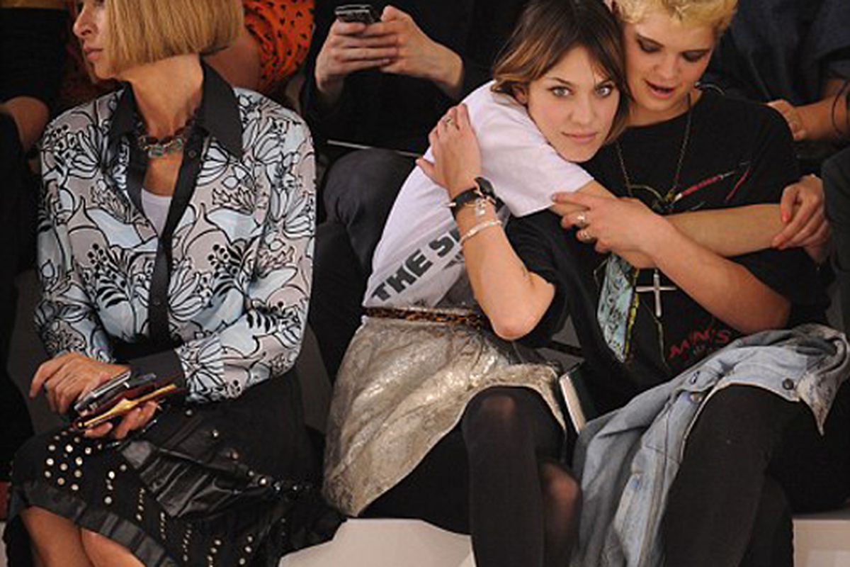 Strange bedfellows at the Twenty8Twelve show at London Fashion Week.  Via the <a href="http://www.dailymail.co.uk/tvshowbiz/article-1215148/Anna-Wintours-face-says-shares-row-upstarts-Pixie-Geldof-Alexa-Chung-London-Fashion-Week.html">Daily Mail</a>