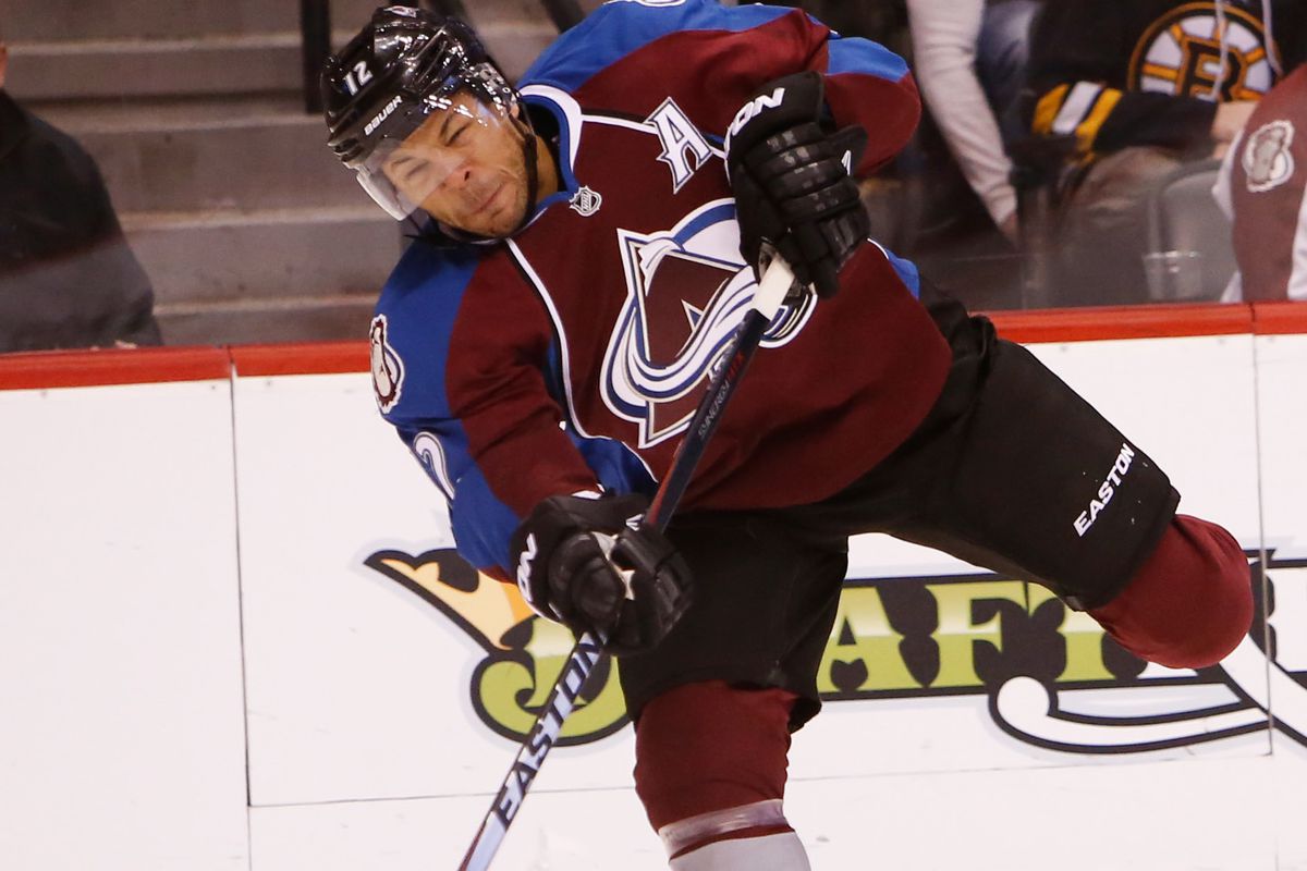 Jarome Iginla led the Avs to a win over the Hurricanes