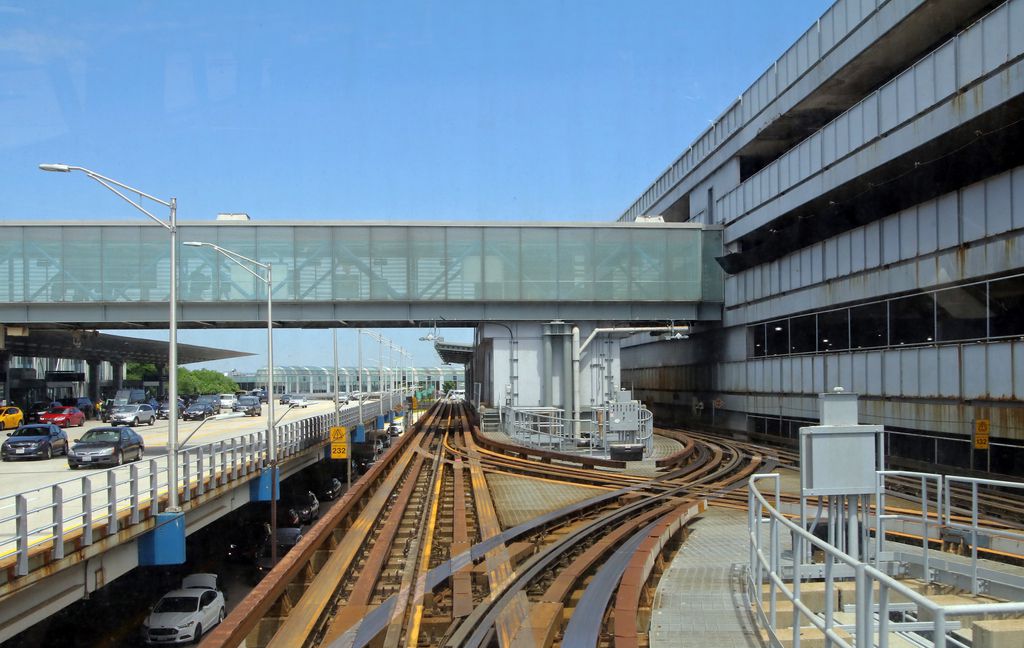 Tracks for the O’Hare People Mover. | Tim Boyle / Sun-Times