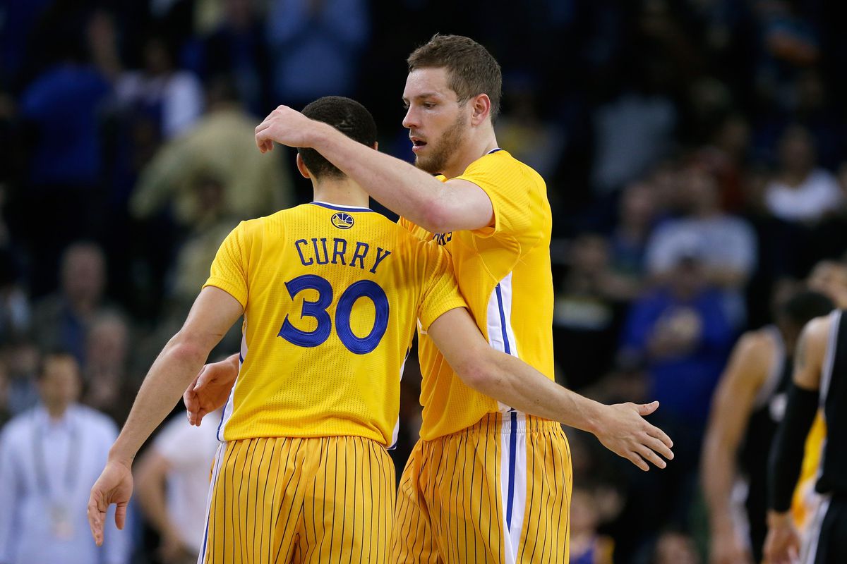 How long can the Warriors hold onto David Lee without mortgaging their future?