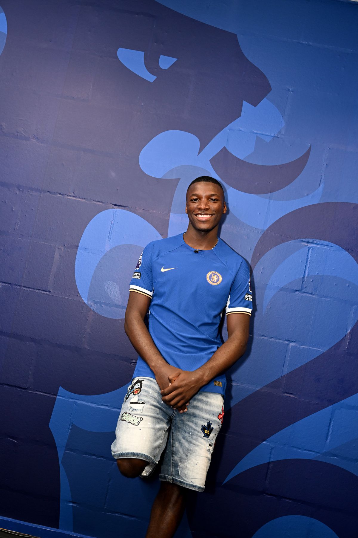 Chelsea Unveil New Signing Moises Caicedo