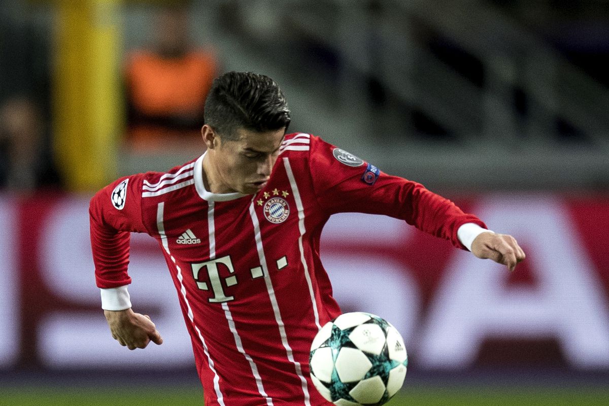 BRUSSELS, BELGIUM - NOVEMBER 22:  James Rodriguez of FC Bayern Muenchen runs with the ball during the UEFA Champions League group B match between RSC Anderlecht and Bayern Muenchen at Constant Vanden Stock Stadium on November 22, 2017 in Brussels, Belgium.  (Photo by Boris Streubel/Getty Images)