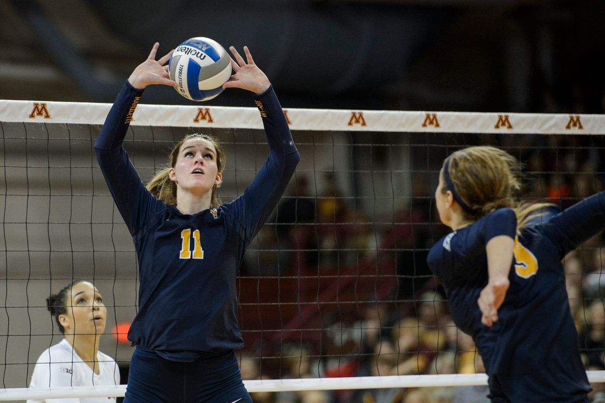 (L to R) Sara Blasier and Jenna Rosenthal were two of the shining stars for Marquette this season.
