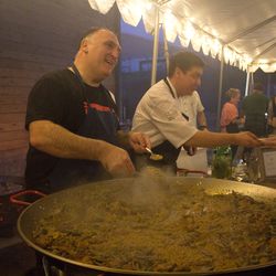 Jose Andres dishing out his paella at the SXSW SouthBites dinner