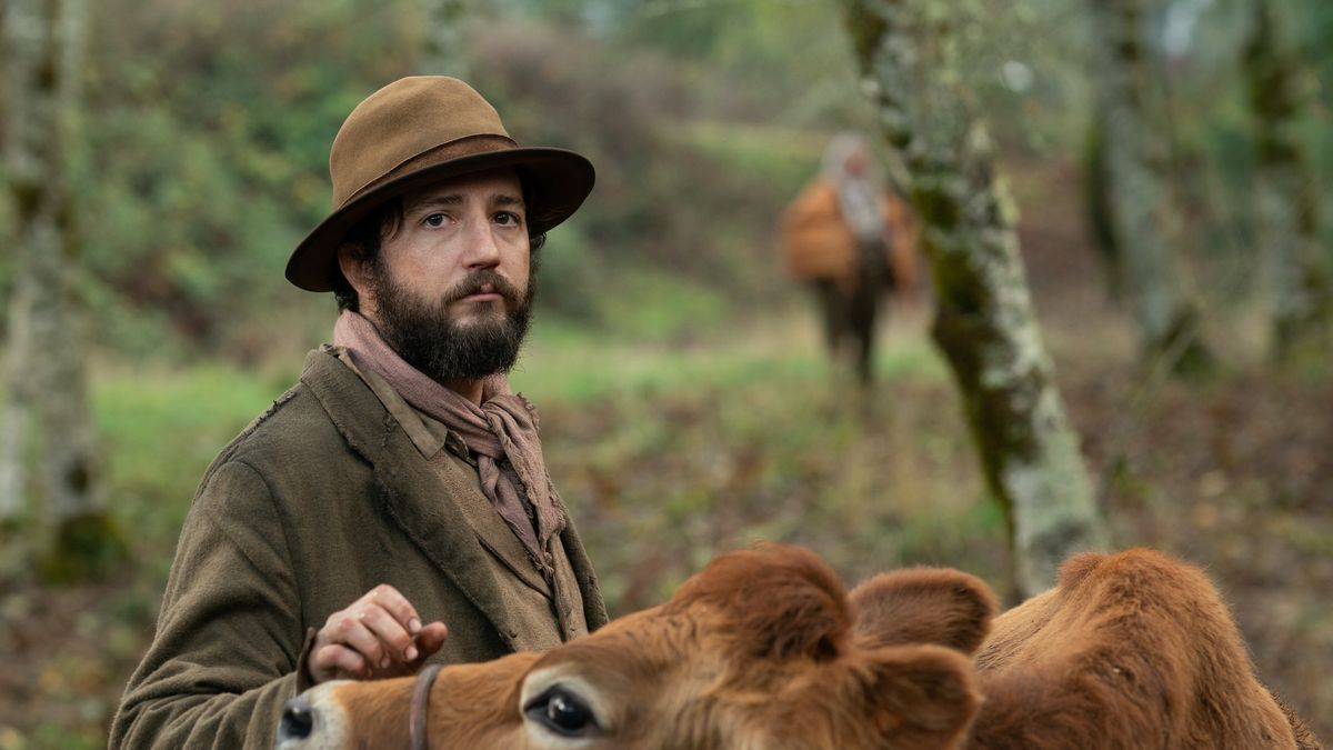 John Magaro and a Jersey cow in First Cow