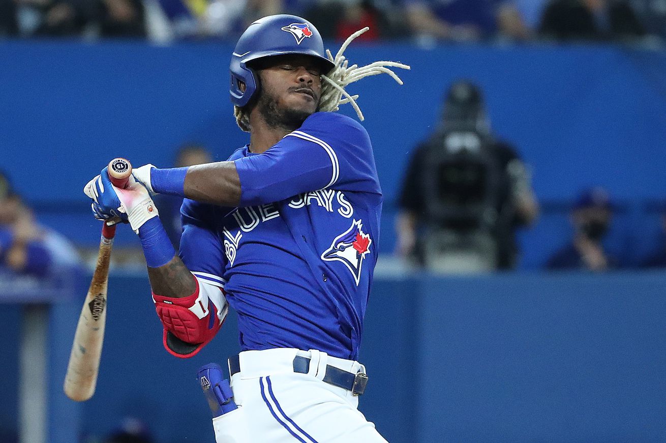 Toronto Blue Jays beat the Boston Red Sox 6-5 in extra innings