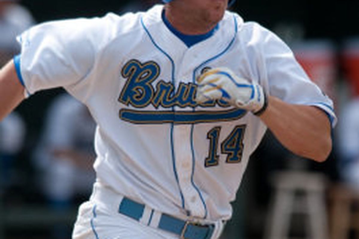 Dean Espy's bases clearing double in the tenth helped the Bruins pick up a key 6-3 win (Photo Credit: Official Site)