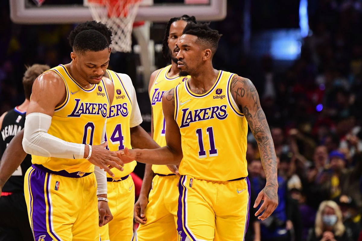 Los Angeles Lakers v LA Clippers