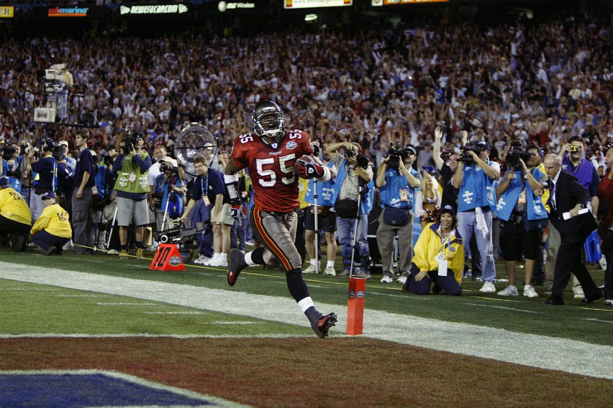 Derrick Brooks fourth quarter touchdown off a fumble during the Buccaneers Super Bowl win.