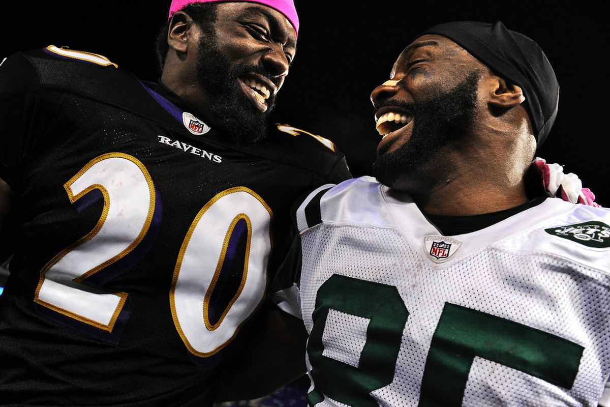Ed Reed signed with the Jets, where he'll face his former Ravens team a second time -- just like Derrick Mason did in 2011. 