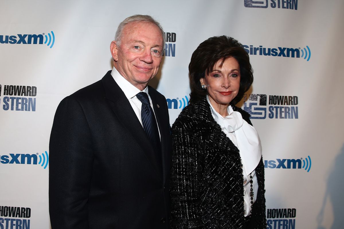 Jerry Jones with wife Gene, the one person who can tell him to be quiet.