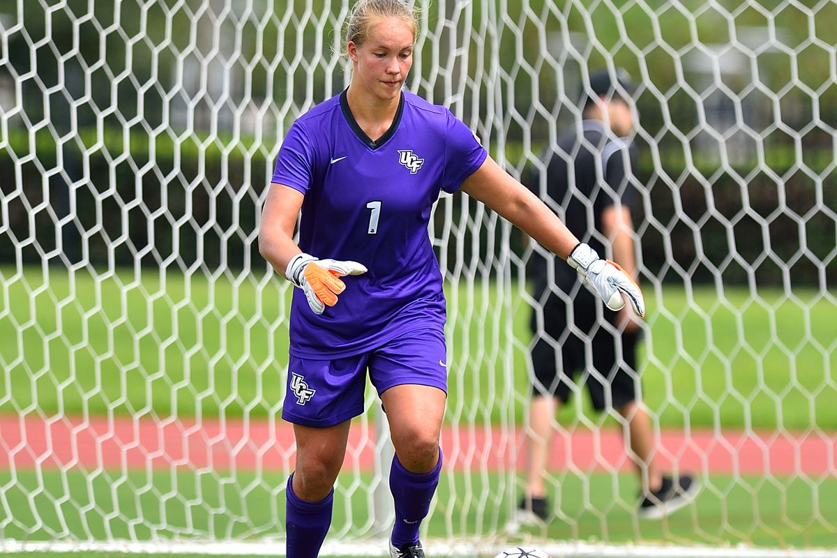 UCF goalkeeper Vera Varis stood on her head in UCF's last two matches of 2015, only to come up short in extra time and PKs. (Photo: UCF Athletics)