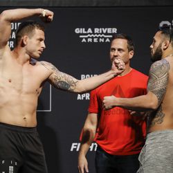Krzyzstof Jotko and Brad Tavares square off at UFC on FOX 29 weigh-ins.